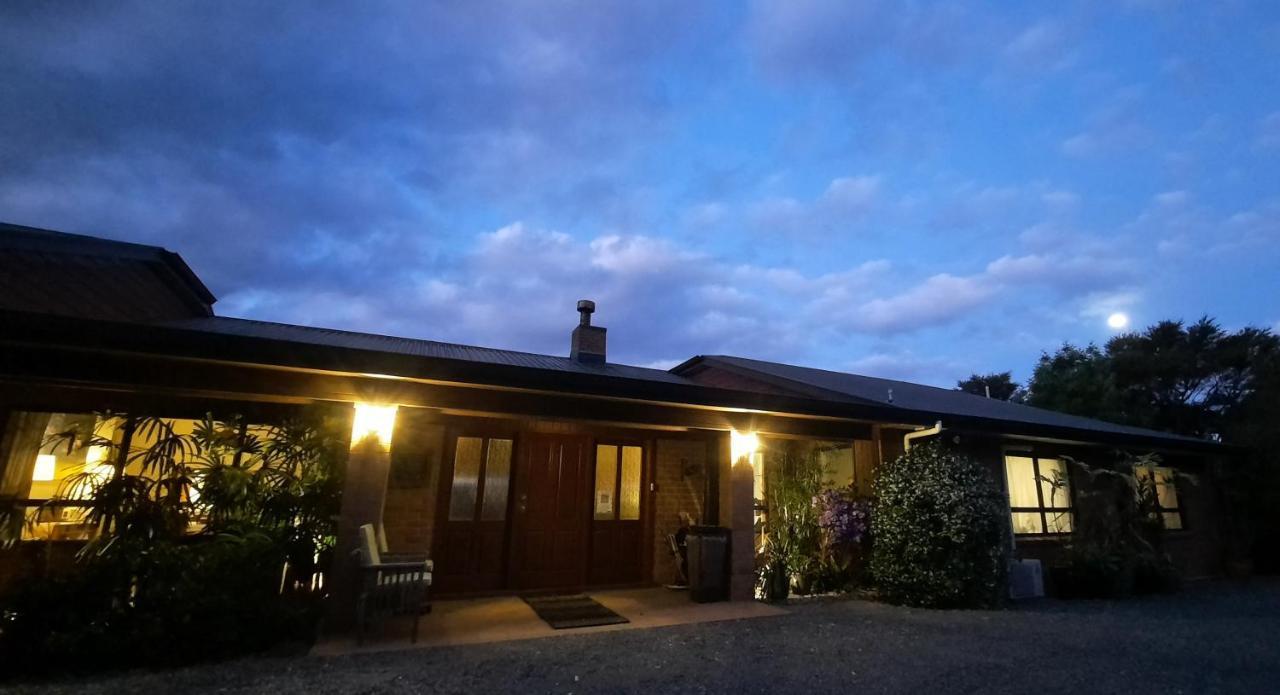 Riverside Homestead Paihia Exterior photo